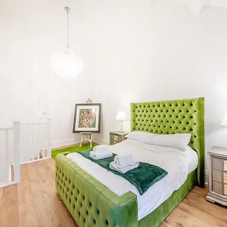 Violet - Uk45968 Yarm